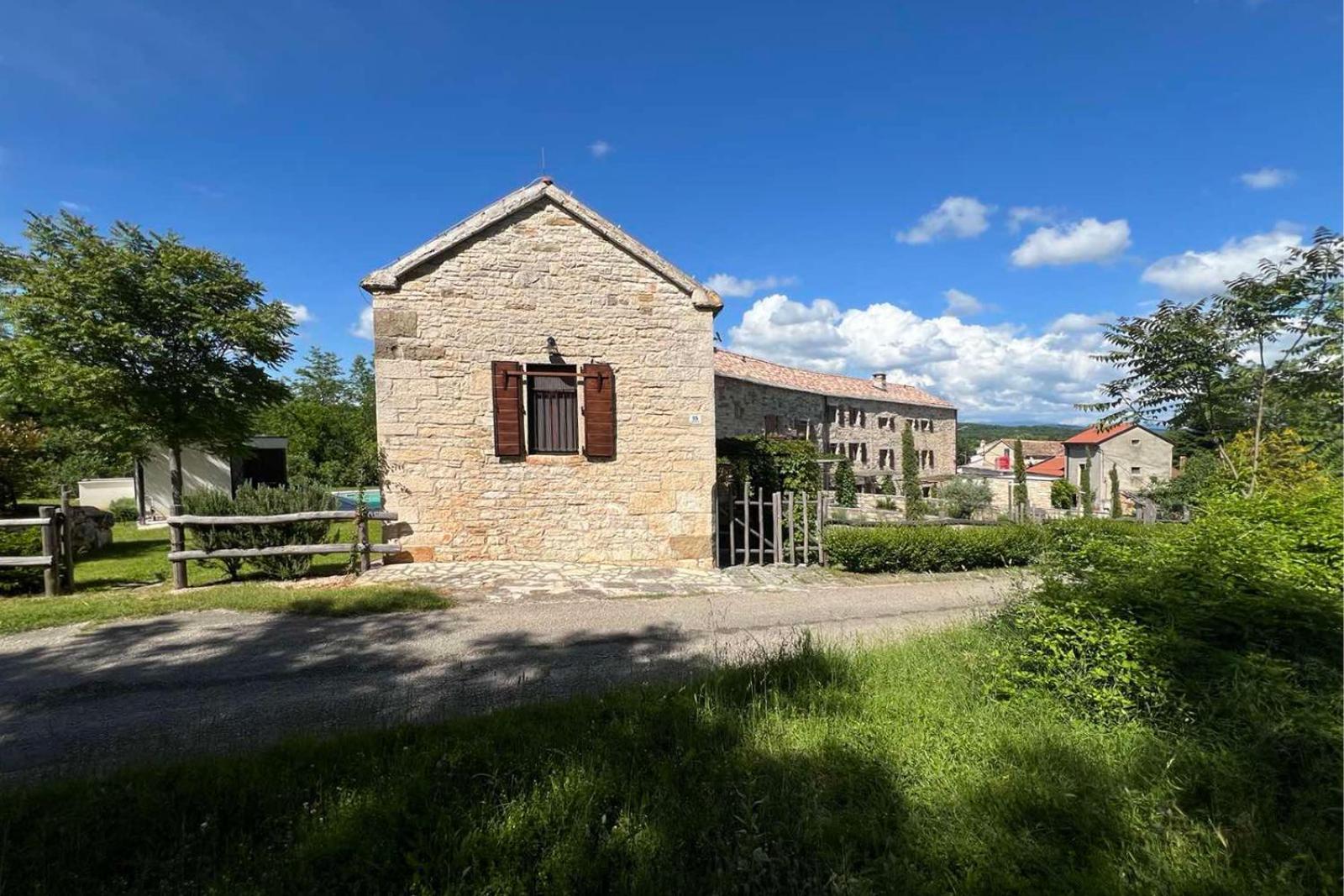 Villas Martincici with large pool Grožnjan Exterior foto